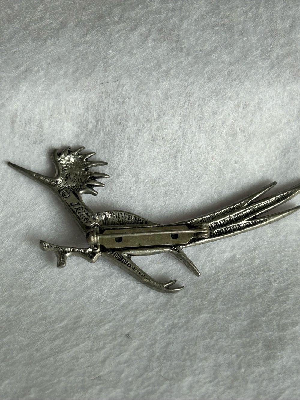 Pewter Roadrunner Brooch with Turquoise Accent - Picture 4 of 7